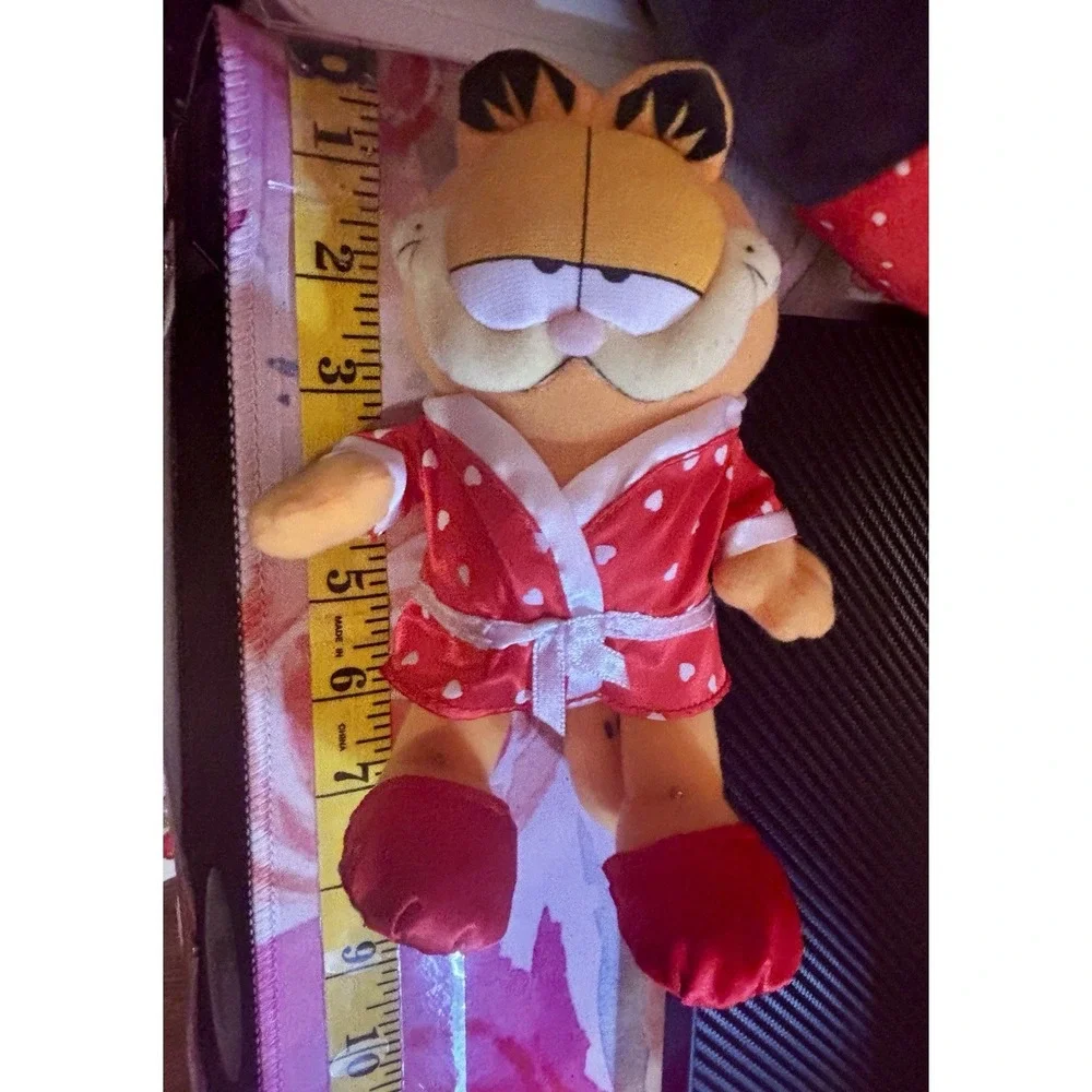 Vintage collectible GARFIELD Russell Stover Plush 8